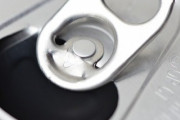 アルミ缶のプルトップでできた500ドルの高級ハンドバッグ「ファストファッションは犯罪だ」「ぼったくりでは？」海外の反応