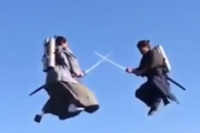 未来のサムライはこうなる！ジェットパックで空を飛びながら切り合うサムライ。海外の反応
