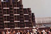 お父さんが日本のフェスでギターを弾いてる写真に外国人が興味津々 海外の反応