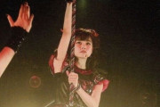 JRock News：インタビュー – BABYMETALは新たに優雅さと美しさを際立たせる　【海外の反応】