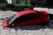 メキシコで凄まじい量のひょう（雹）が降り車が埋もれる…海外の反応