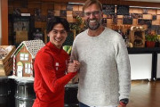 マネ「俺のために何回アシストしてくれるのかな」南野拓実、クロップ監督やチームメイトと合流