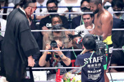 【海外の反応】RIZINの榊原代表が“花束投げ捨て事件”を謝罪「アイツは一体何者なんだ？」