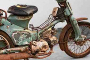【海外の反応】40年以上前のホンダスーパーカブをレストアしてカスタムしてみた！