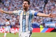 外国人「神だ」メッシ、衝撃のハットトリック！アルゼンチンW杯連覇へ完勝発進！W杯最多得点タイに！【海外の反応】