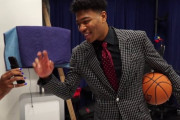 海外「日本で八村のジャージがどれだけ売れるか想像もできない！」NBAドラフト翌日本拠地ワシントンに到着した八村塁選手（海外の反応）