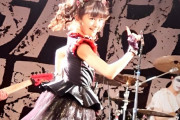 F. HeroとBABYMETALのコラボ曲で、もあと百々子のボーカルが素晴らしい　【海外の反応】