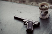 10年前のアメリカ人「教師が武装すれば銃乱射事件を阻止できる」（アメリカの反応）