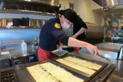 海外「いつか日本に行けたらいいのに」銀だこトップクラスのたこ焼職人の凄ワザを撮影した動画が話題に（海外の反応）