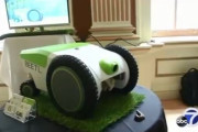 犬の散歩にイノベーション、自動で犬の糞を拾ってくれるお掃除ロボットが開発される（アメリカ）