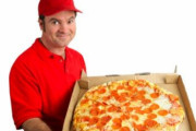 アメリカ人「お前らピザの配達員にいくらチップ払わないといけないの？