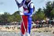 海外「地球を綺麗にするヒーローだ！」 海で日本人男性がウルトラマンの格好をして清掃
