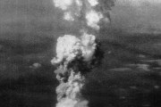 海外「日本に原爆を落とすことは必要な悪だった、戦争犯罪と解釈してるアメリカ人は理解できない！」第二次世界大戦の核問題に対して自論を展開する外国人