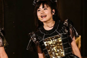 BABYMETALファンの小さな女の子とBABYMETALの女の子たち　【海外の反応】