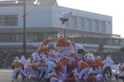 【海外】「なんてワイルドなスポーツなんだ！」日本の棒倒しの迫力に海外驚愕！