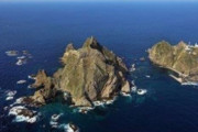 【韓国の反応】日本、また「独島領有権」主張繰り返し…27日の閣議報告。韓国の反応「日本は韓国の領土を虎心眈々と狙う敵国だ。重要な隣国でもない。」