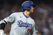 【海外の反応】大谷翔平が逆方向に52号を放った後のバットフリップ【MLB】