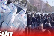 中国：iPhone工場の従業員が中国肺炎隔離に反発し警察と衝突…[海外の反応]