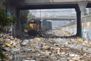 アメリカの治安、ガチで終わる　電車が止まった瞬間積荷が一斉に盗まれる