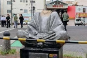 外国人「名古屋にある豊臣秀吉の像が首を斬られてしまった…」