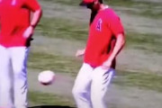 海外の反応「才能の塊だ」20号21号HRを放った大谷翔平、サッカーも超上手かった！海外衝撃