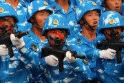 【海外の反応】中国の奇妙な迷彩服には全て意味がある　海外の反応「北京の空には合わない、パジャマのようだ」