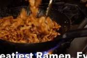 海外「これだから日本が好きなんだw」日本のとあるボリューム満点で独創的過ぎる麺料理が凄いと外国人もビックリ