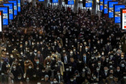 海外「日本人の60％、緊急事態宣言があっても出勤してしまう…」