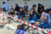 韓国紙「"日本と比較される" ... 文大統領 "韓国に協力したアフガン人の移送は当然"」韓国の反応