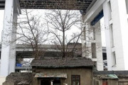 【海外の反応】中国の近代的な発展に囲まれた古民家　海外の反応「アメリカなら家から引きずり出して取り壊す、中国は思っているほど全体主義ではない」