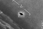海外「日本がUFOに遭遇したときの対処手順を考えだしたぞｗｗｗ」アメリカ防総省が捉えたUFO動画がコチラ