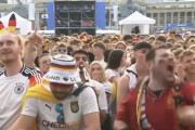 【海外の反応】EURO敗退のドイツ人に囲まれながら1人狂喜するスペイン人が話題に「この肝っ玉よ」