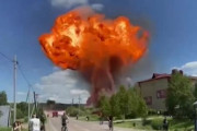 海外「ロシアのウラル地方で大規模なガス爆発。水力発電所爆発から3時間後」