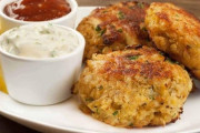 韓国紙「文、バイデンとハンバーガーの代わりに "クラブケーキ" を食べた」