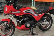 海外「日本の1980年代のバイクをレストアした」日本のビンテージバイクに対する海外の反応