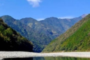 海外「素晴らしい＆美しい！なんて澄んだ水だ！」景色の映り込みが綺麗な川（海外の反応）