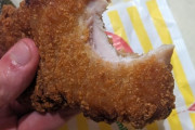 外国人「日本でヘルシーな朝食を食べたよ！」→ファミチキ＆寿司でした