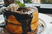 海外「日本で最強のパンケーキを食べたぞ」外国人が渋谷で食べたパンケーキの写真が外国人の中で話題に