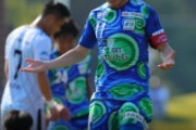 外国人「伝説的だ」三浦カズ、ダイビングヘッドでゴール！55歳259日最年長得点記録更新！海外のファンから驚愕と称賛の声！