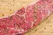 外国人「スーパーで売ってた『日本から輸入』という肉を買ってみた」