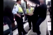 うわあああ、警備員にいきなり殴られましたー！撮影することはとても重要です。海外の反応