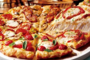 アメリカ人さん、トッピングの少ないピザに腹を立て鉛玉を撃ち込む