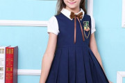 海外「日本の学校が新しい制服を発表」素晴らしい妥協案だね　二つの要素を兼ね備えた感じ