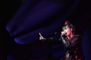 BABYMETALの新しいロゴ　“もあのハートとゆいの髑髏がない…”　【海外の反応】