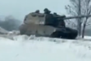 ウクライナ国境から6マイル離れた場所でロシアの戦車が目撃される。海外の反応