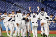 海外「大接戦の日本vsアメリカ！」朝6時だけどな　俺は飲んでるぞ！