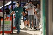 海外「アメリカの1日のコロナ症例者が10万人を越える」