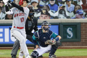 海外 「日本のエンペラーに加えてくれ」大谷翔平、第1打席で3号ソロホームラン！