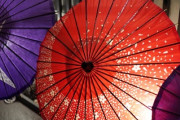 伝統工業！日本の職人による和傘の作り方「職人の技には本当に感心させられます」「とても綺麗でいい感じです。努力の跡が見える」海外の反応