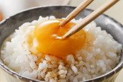 「日本人って本当に卵かけご飯が好きなの？」世界の安上がりな食事を紹介